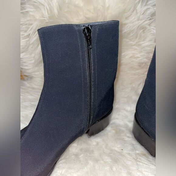 Stuart Weitzman Gor-Tex Chelsea Boots Black 7 - Picture 4 of 8